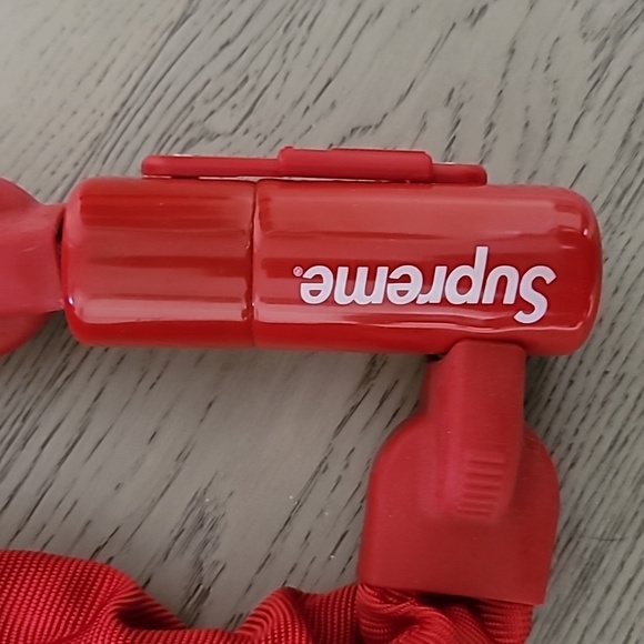 Supreme Kryptonite Lock - Picture 3 of 4